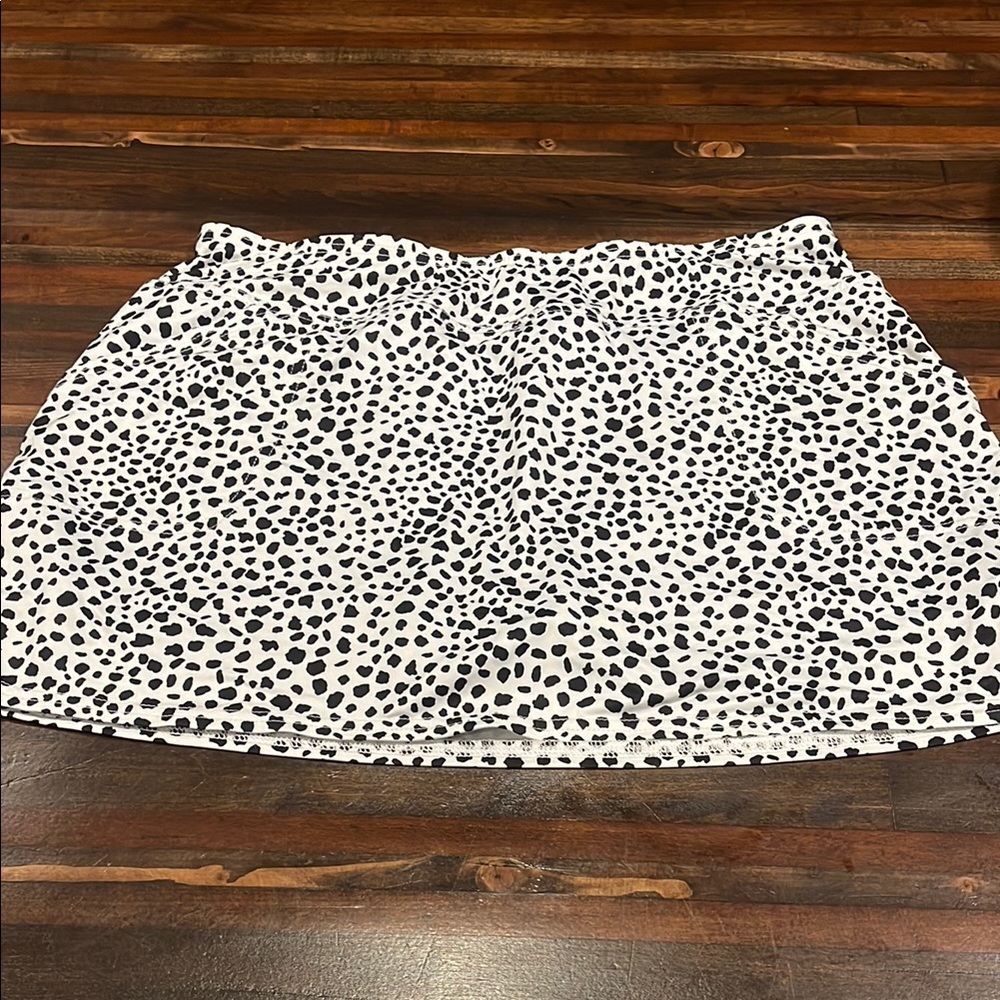 Golf skirts - Black and White Leopard Print Skirt - Picture 5 of 6